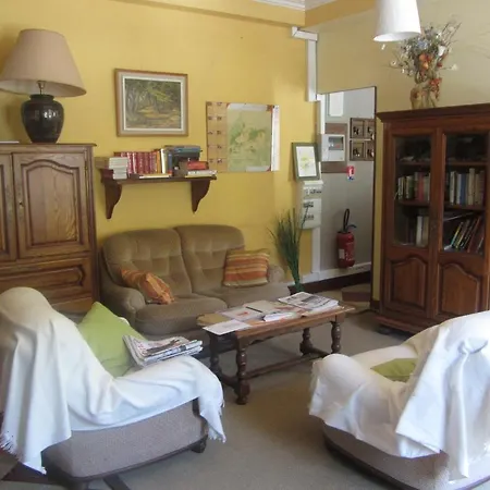 Du Rascalat Hotell 2*