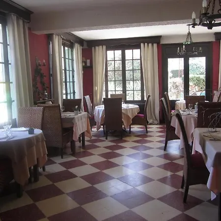 Du Rascalat 2* LʼHospitalet-du-Larzac