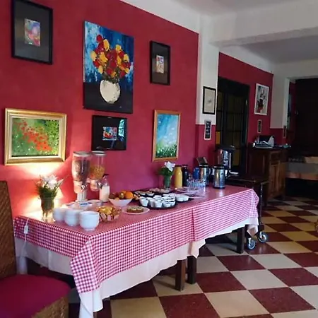 Du Rascalat Hotell LʼHospitalet-du-Larzac
